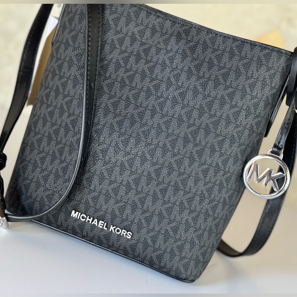 Michael Kors Kimberly Small Bucket Crossbody Bag MK Black - Picture 14 of 14